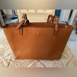 Mint condition Tory Burch tote bag, barely worn, brown